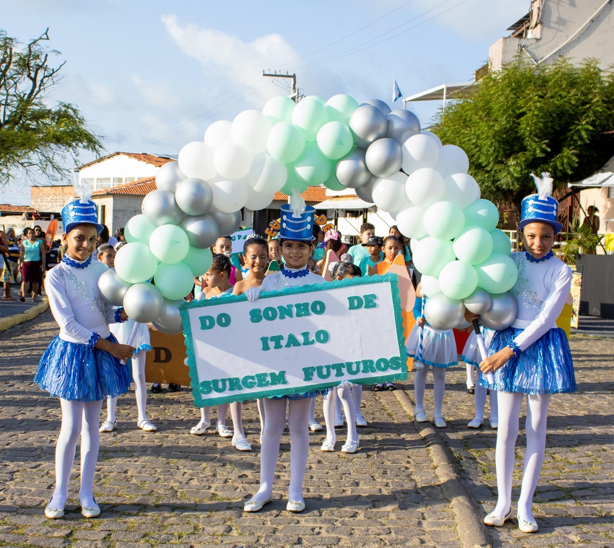 Alunos do Instituto Italo Ferreira celebram o 7 de Setembro com desfile cívico em Baía Formosa