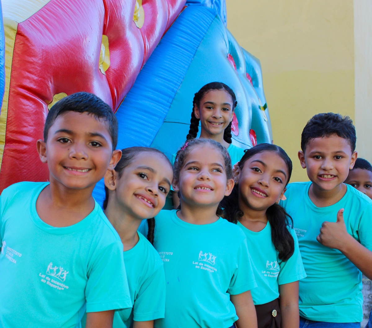 Festa do Dia das Crianças no Instituto Italo Ferreira celebra a infância com alegria e integração em Baía Formosa