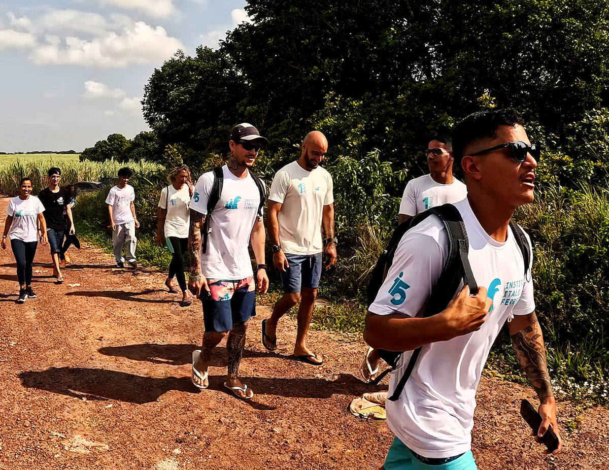 Equipe do Instituto Italo Ferreira visita lixão em Baía Formosa em ação educativa com a Sea Shepherd Brasil